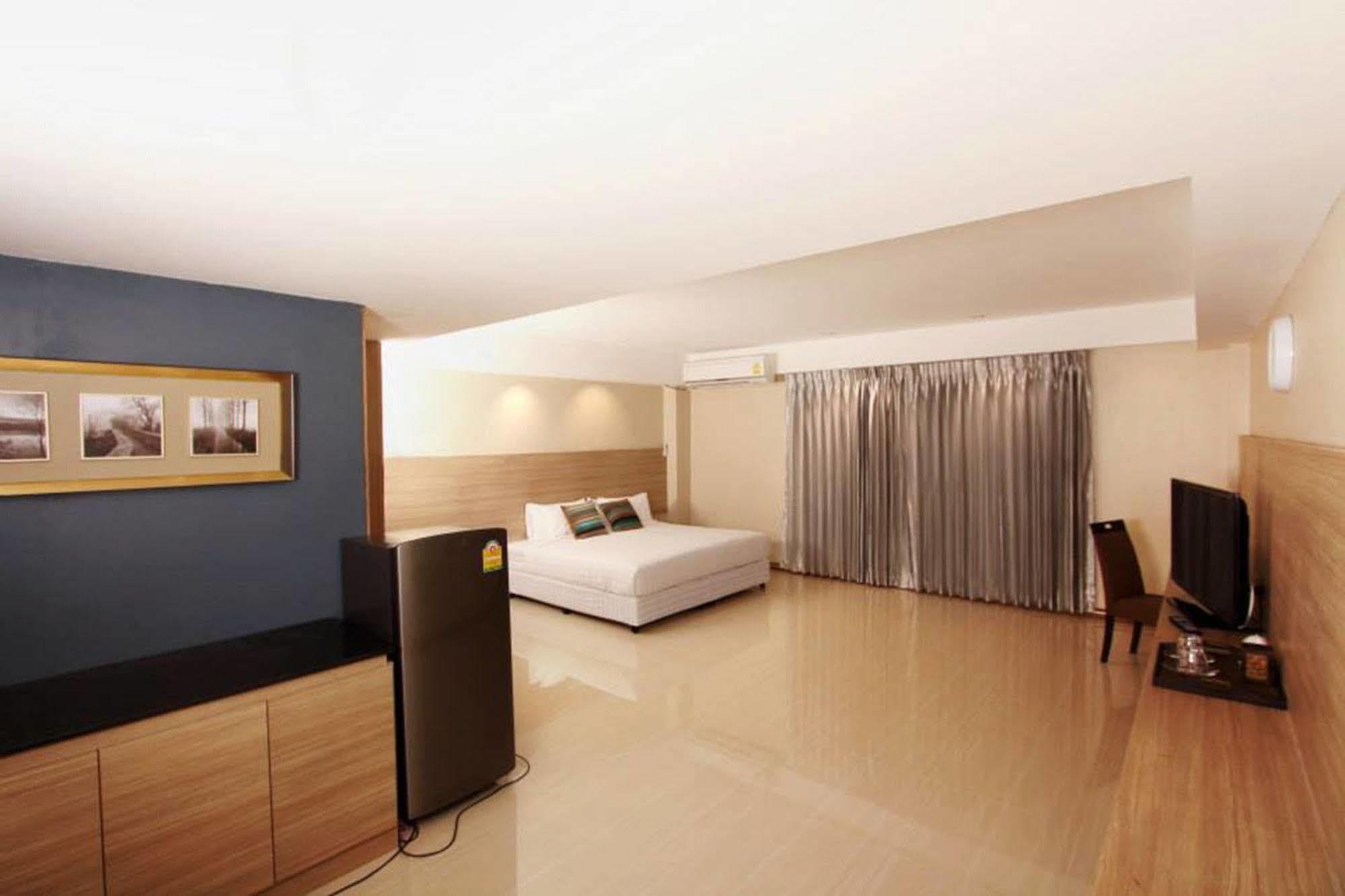 Avana Laem Chabang Boutique Hotel Ban Laem Chabang Exterior foto