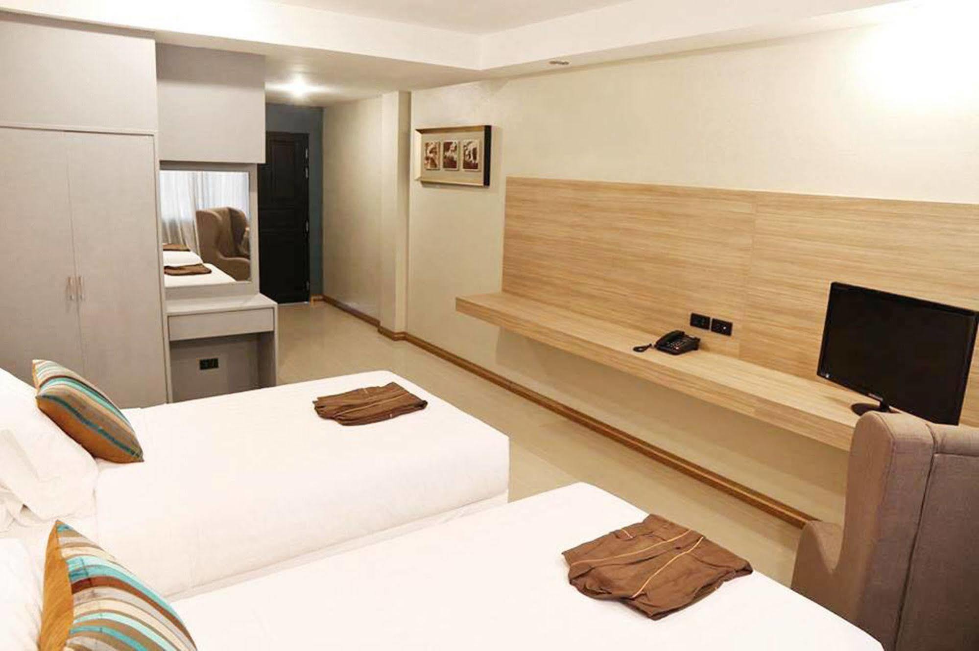 Avana Laem Chabang Boutique Hotel Ban Laem Chabang Exterior foto